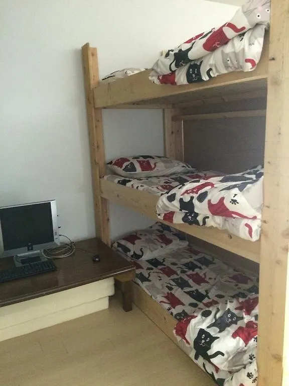 Central Osaka Bed And Breakfast Hostel