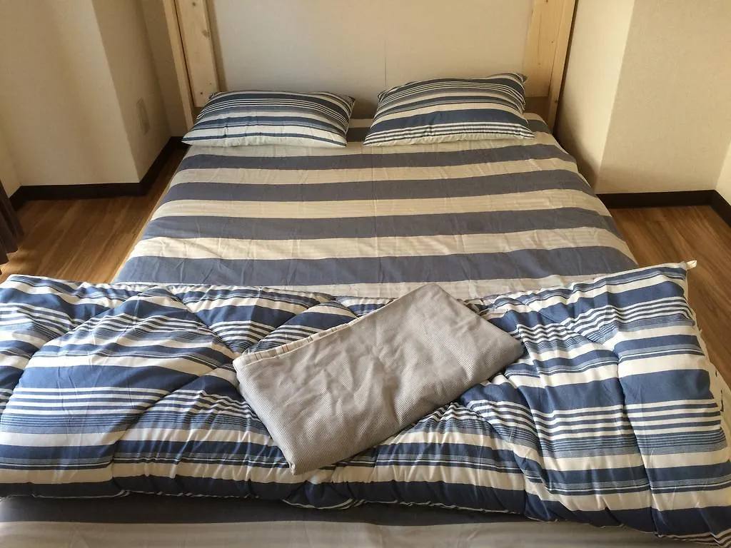 Central Osaka Bed And Breakfast Hostel 0*,  יפן