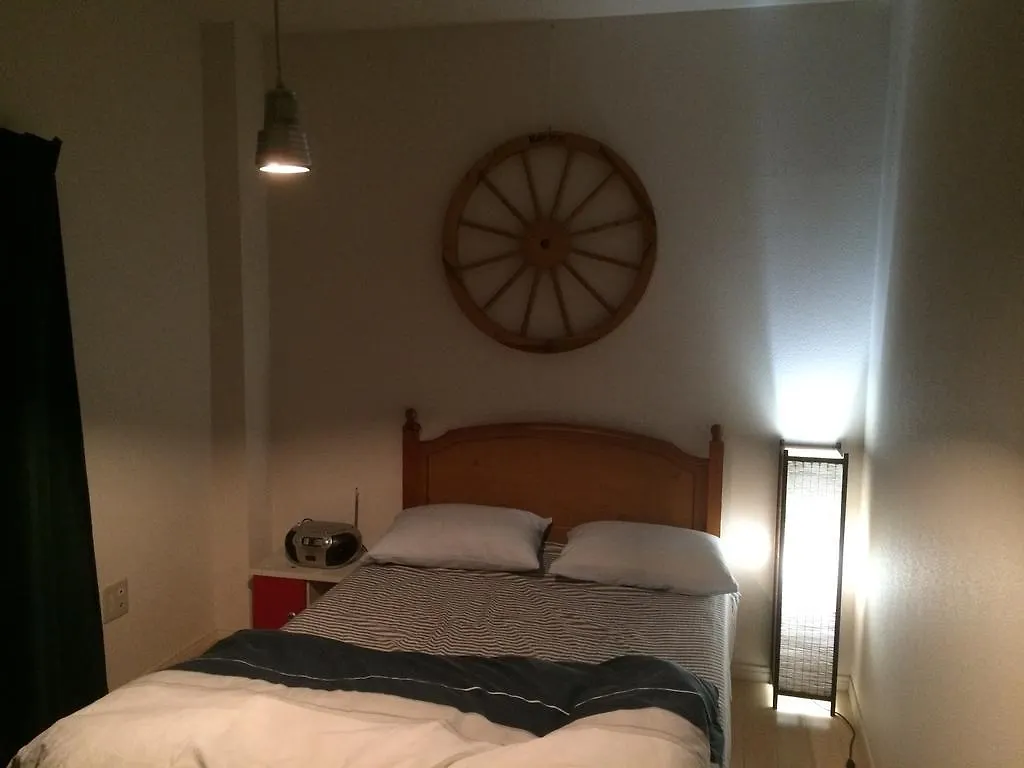 Central Osaka Bed And Breakfast Hostel