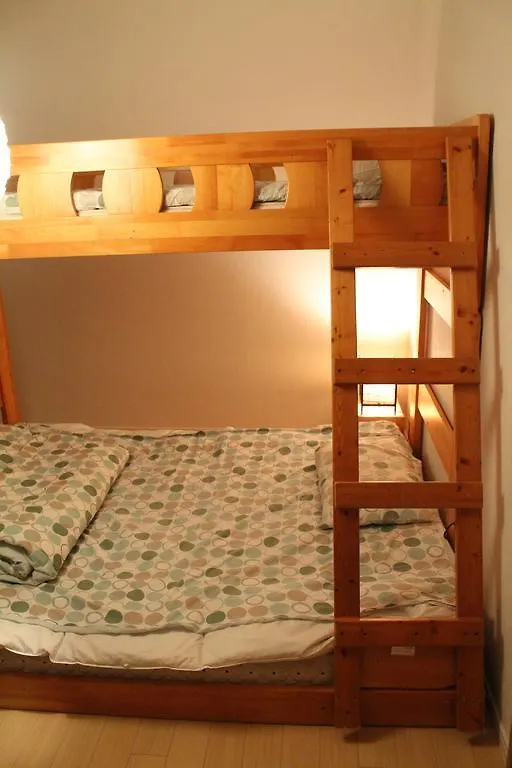Central Osaka Bed And Breakfast Hostel